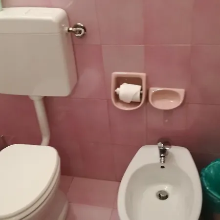 Della Stazione Oda ve Kahvaltı Meina